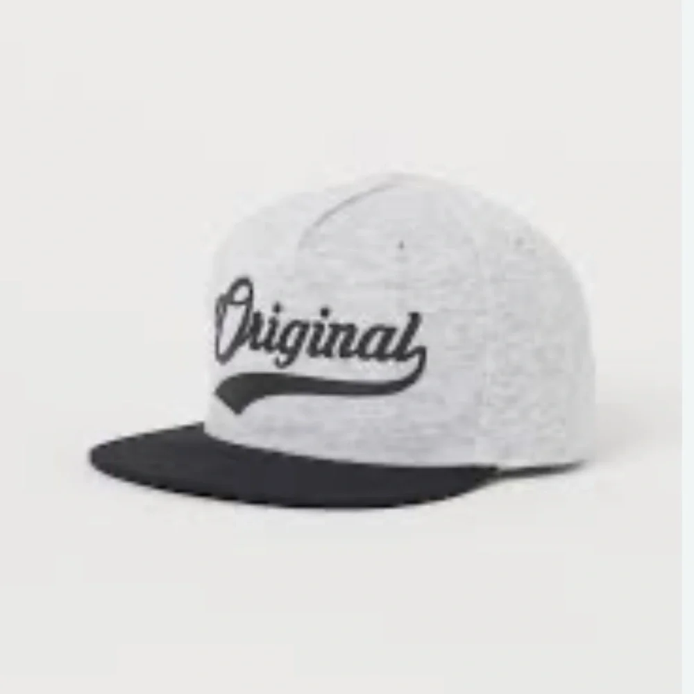 BNWOT H&M “ORIGINAL” BABY BASEBALL CAP SIZE 6 MONTHS